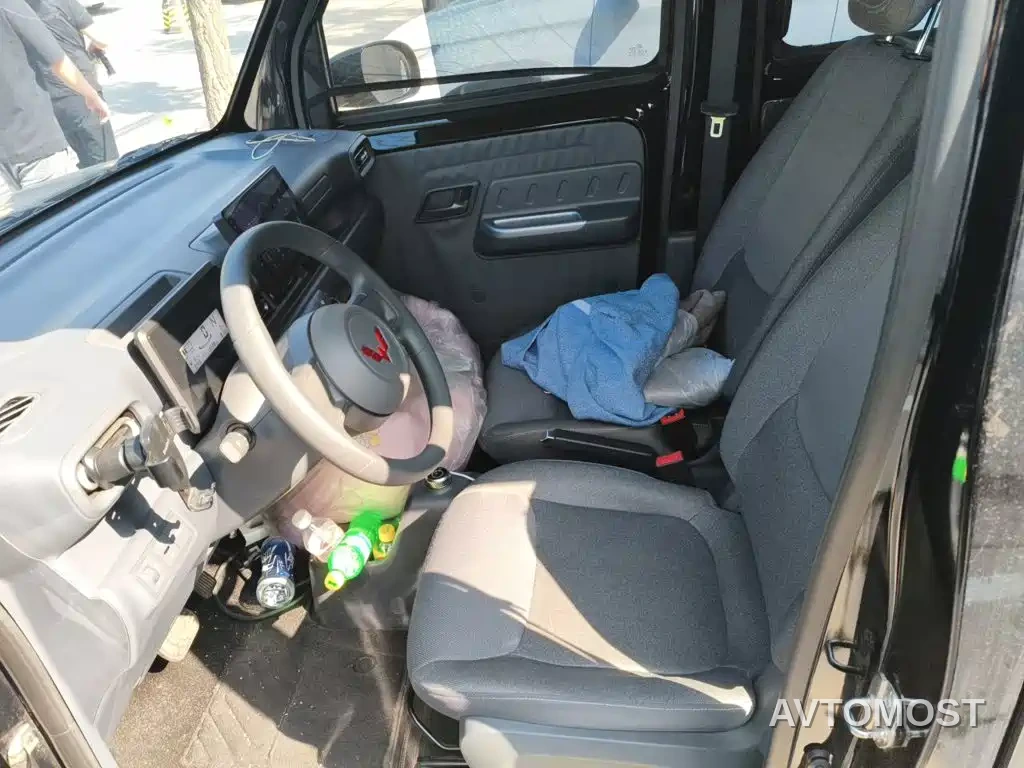 Wuling Zhiguang NEV 2025 Standard Version — фото 11