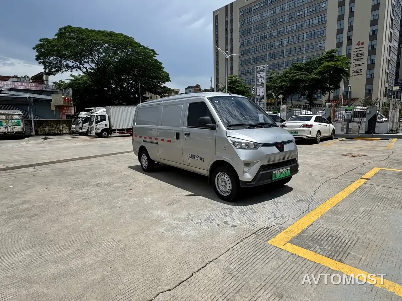 Wuling EV50 2021 Van Logistics Vehicle with Lishen 41.6kWh Liuji Electronic Control — фото 3