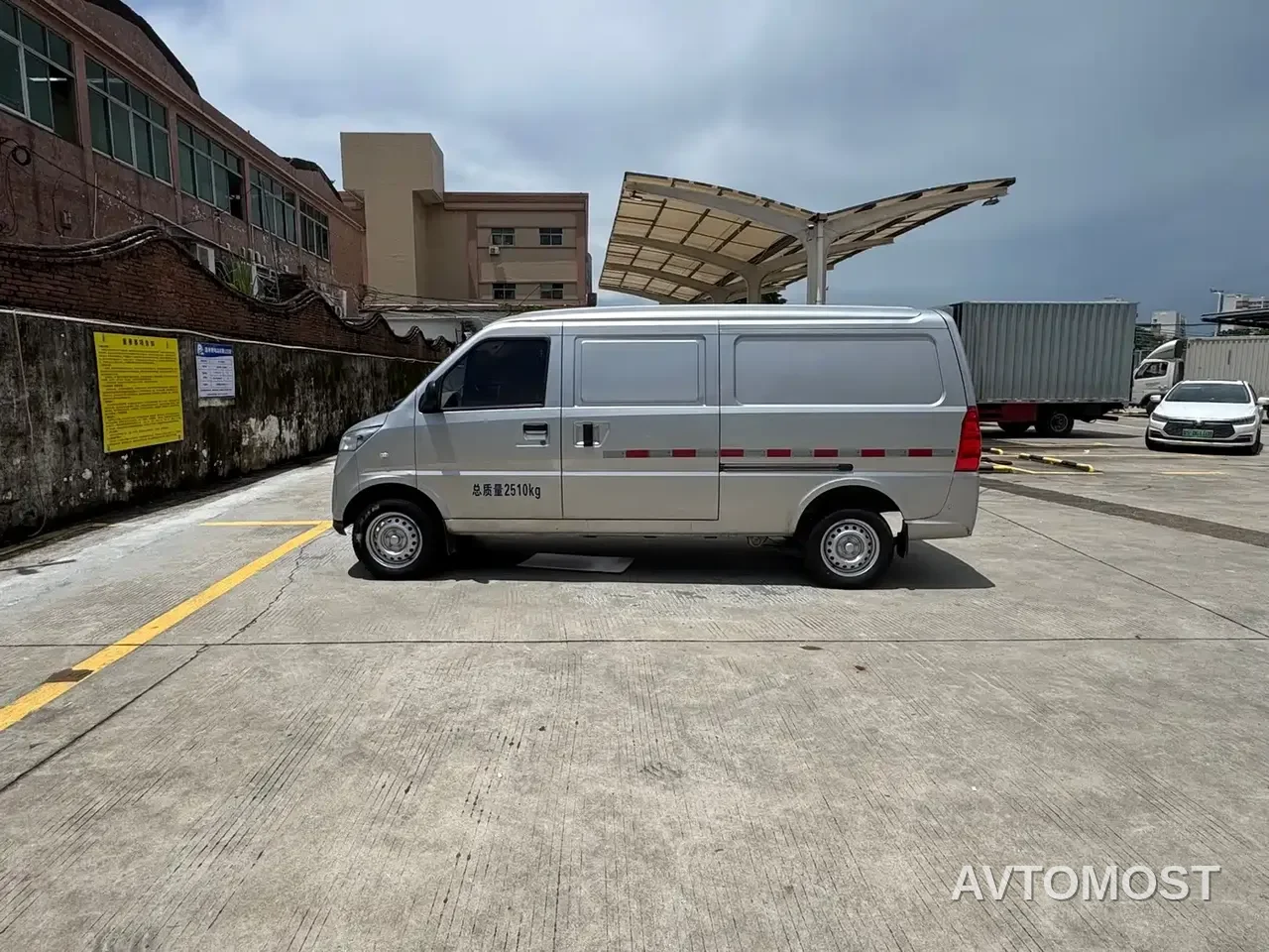 Wuling EV50 2021 Van Logistics Vehicle with Lishen 41.6kWh Liuji Electronic Control — фото 6