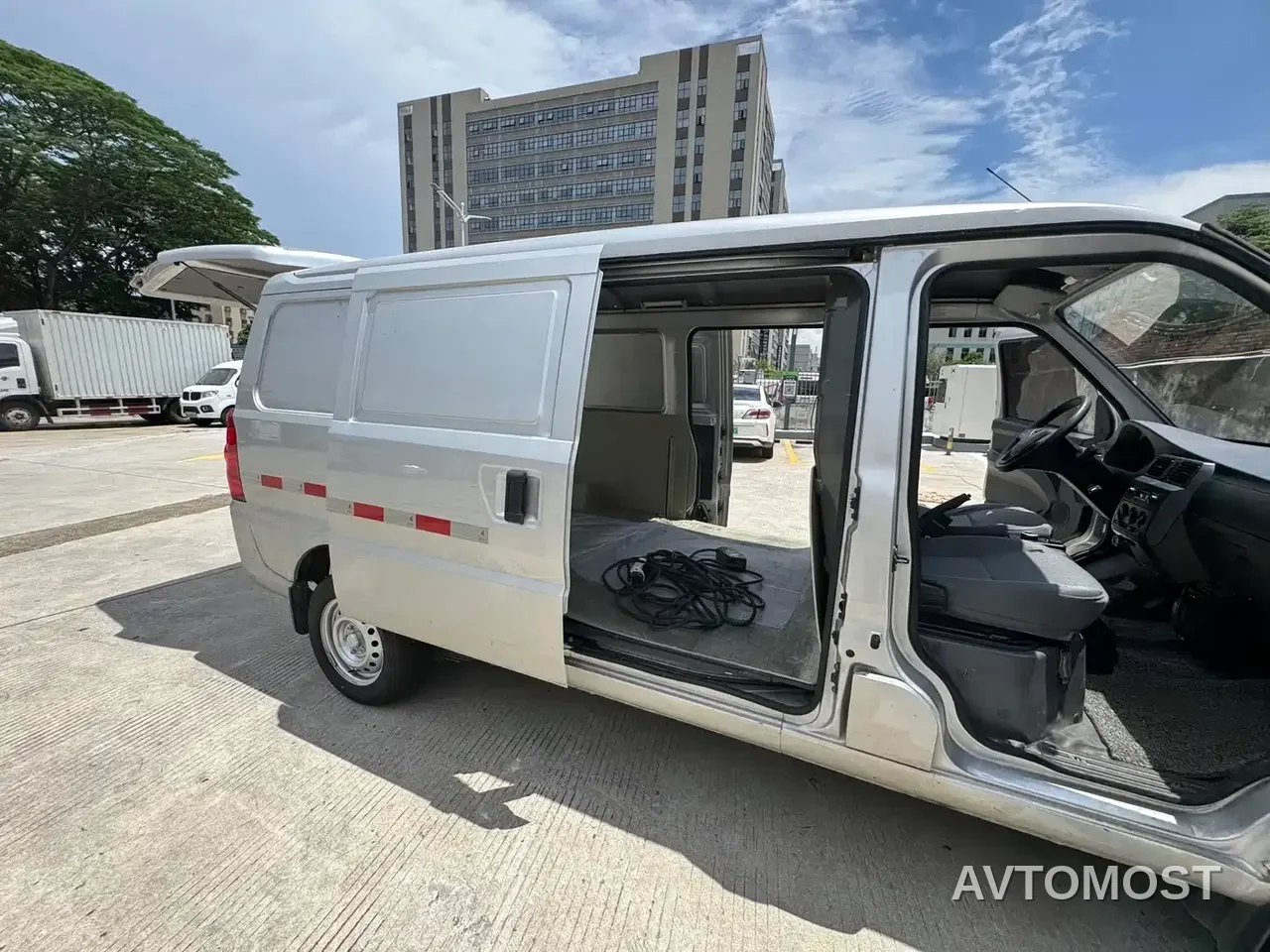 Wuling EV50 2021 Van Logistics Vehicle with Lishen 41.6kWh Liuji Electronic Control — фото 15