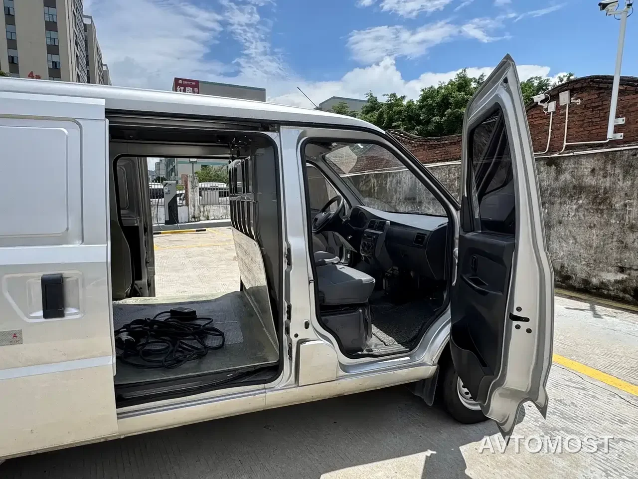 Wuling EV50 2021 Van Logistics Vehicle with Lishen 41.6kWh Liuji Electronic Control — фото 16