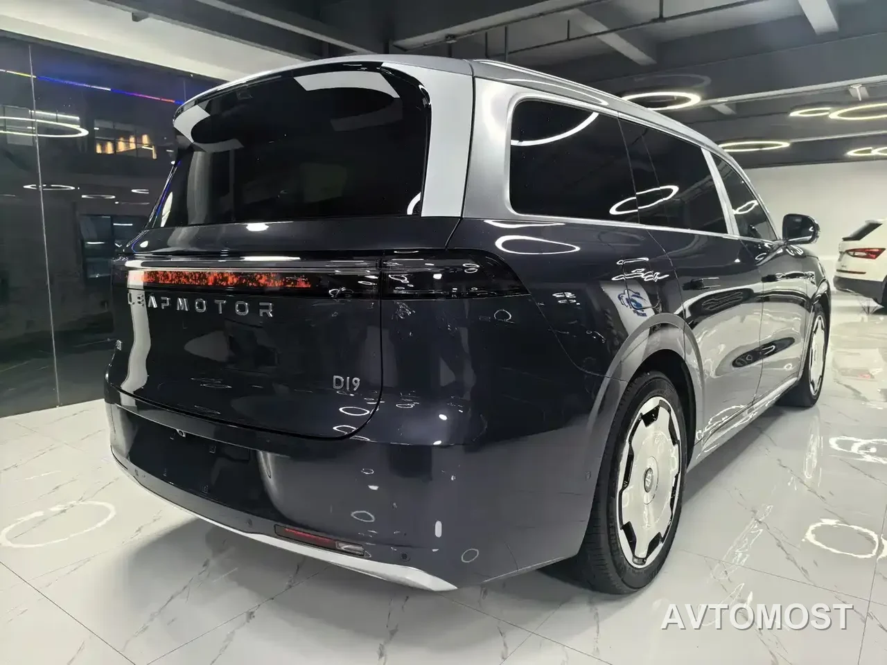 Leapmotor D Series 2026 Model Extended Range 80.3kWh 7-Seater — фото 3