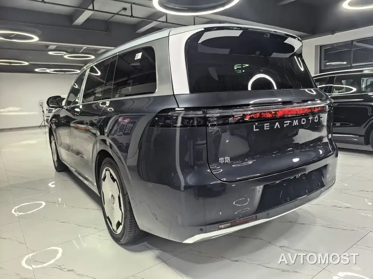 Leapmotor D Series 2026 Model Extended Range 80.3kWh 7-Seater — фото 4