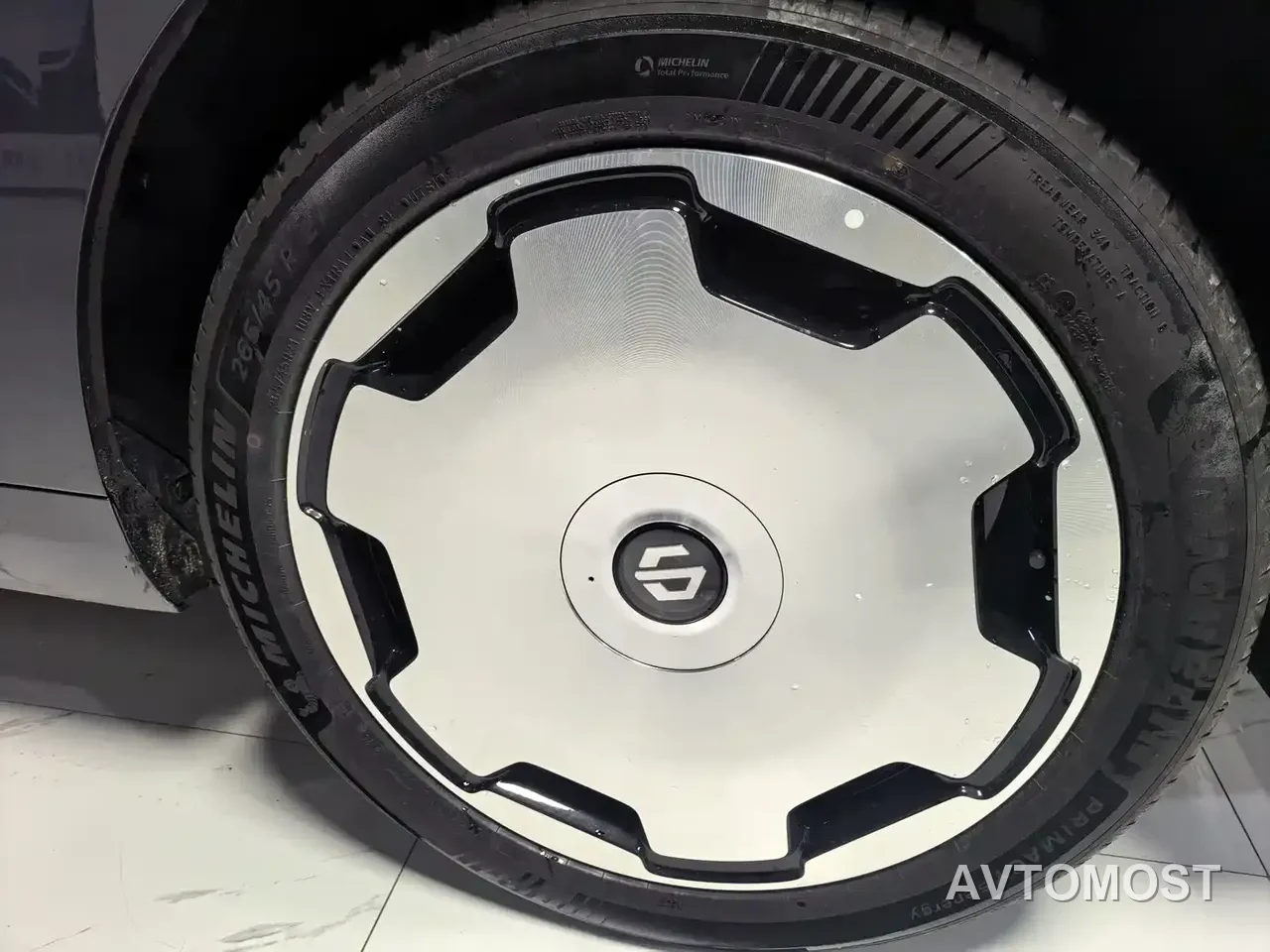 Leapmotor D Series 2026 Model Extended Range 80.3kWh 7-Seater — фото 14