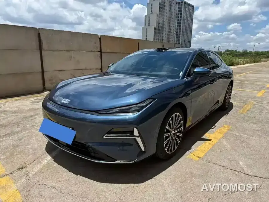 Geely Galaxy Xingyao 8 2025 130km EM-i Premium Edition