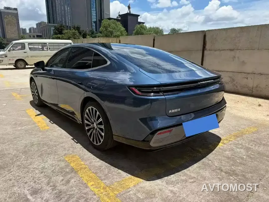 Geely Galaxy Xingyao 8 2025 130km EM-i Premium Edition — фото 5