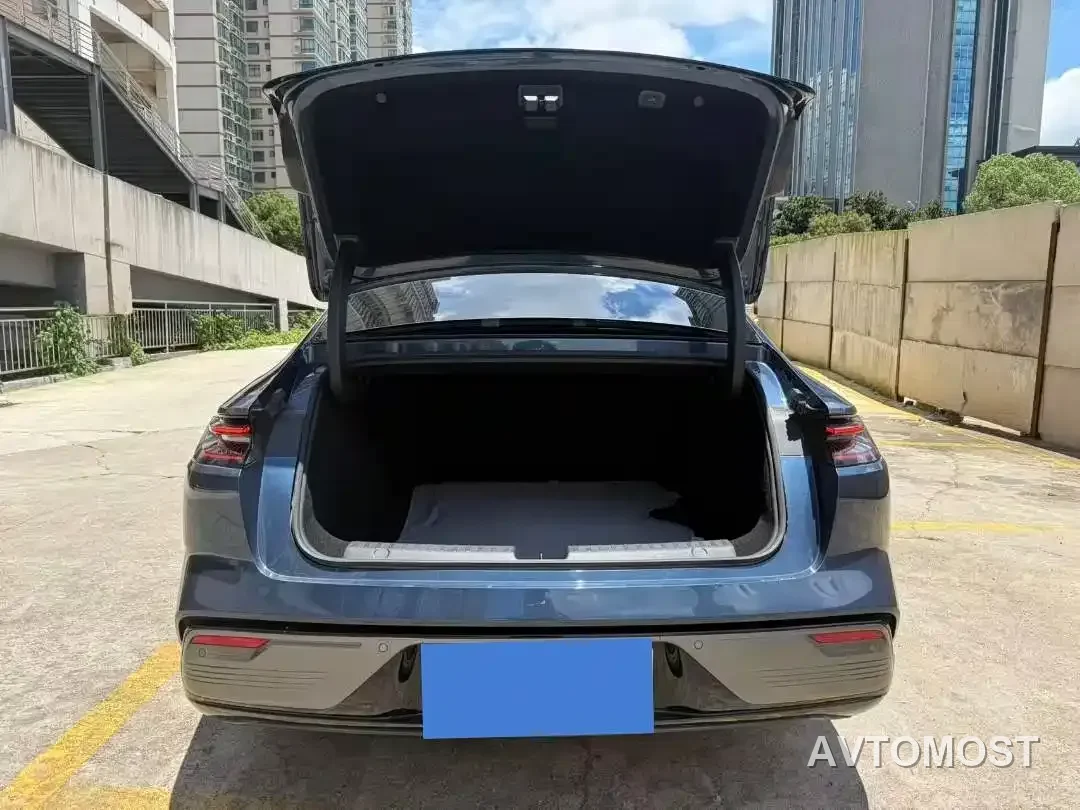 Geely Galaxy Xingyao 8 2025 130km EM-i Premium Edition — фото 6
