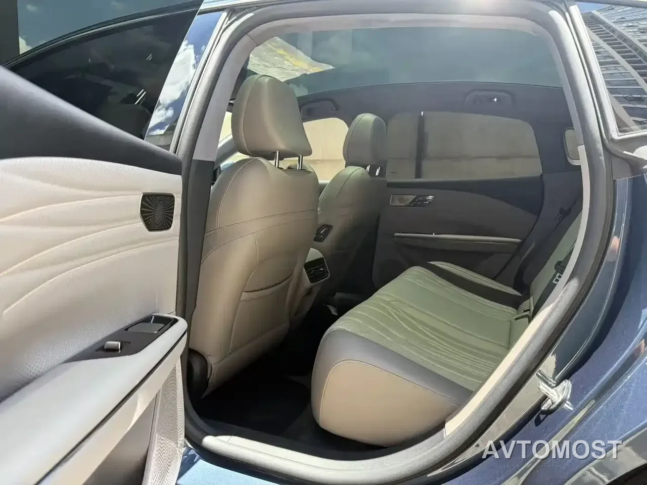 Geely Galaxy Xingyao 8 2025 130km EM-i Premium Edition — фото 9
