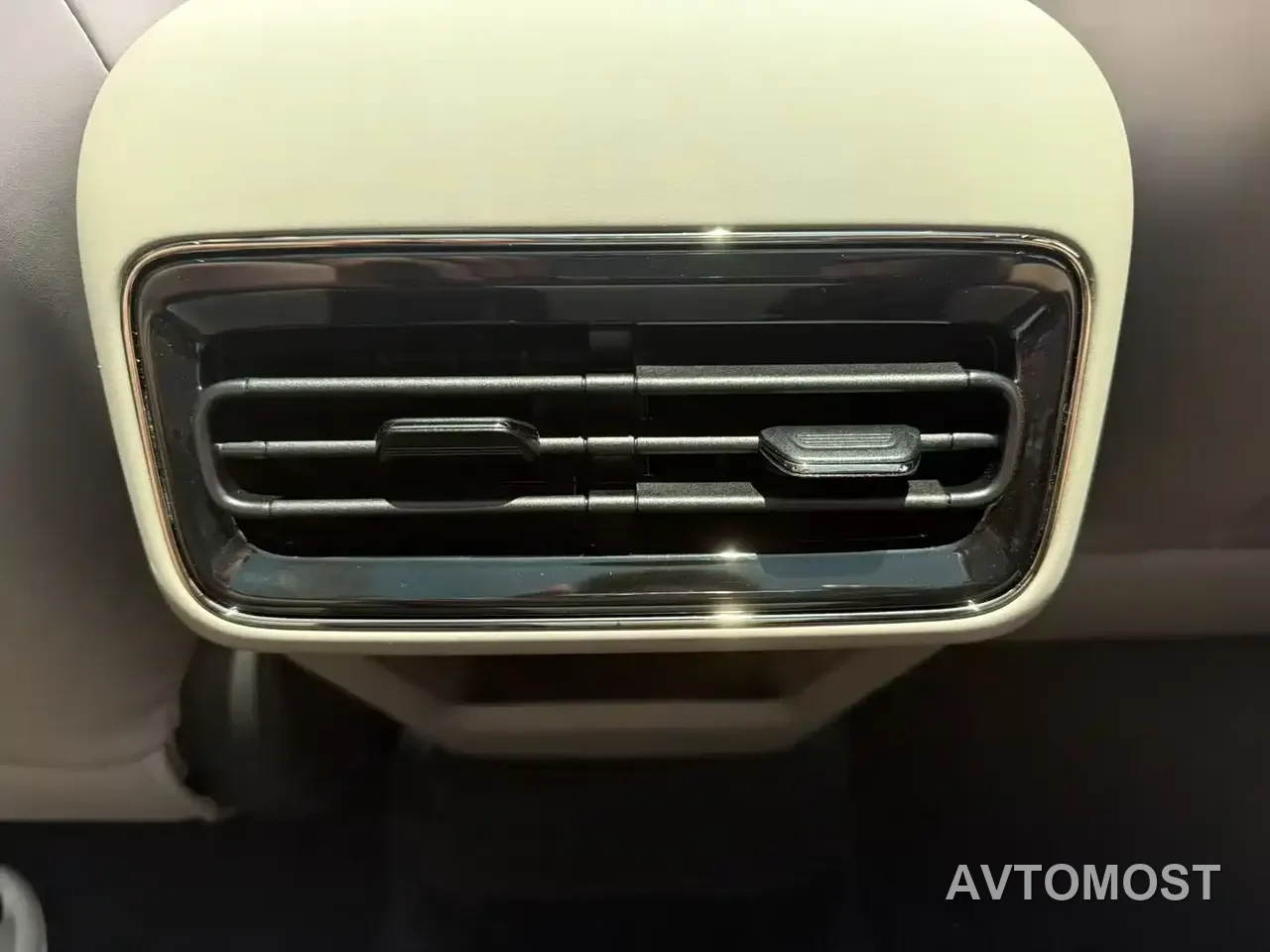 Geely Galaxy Xingyao 8 2025 130km EM-i Premium Edition — фото 10