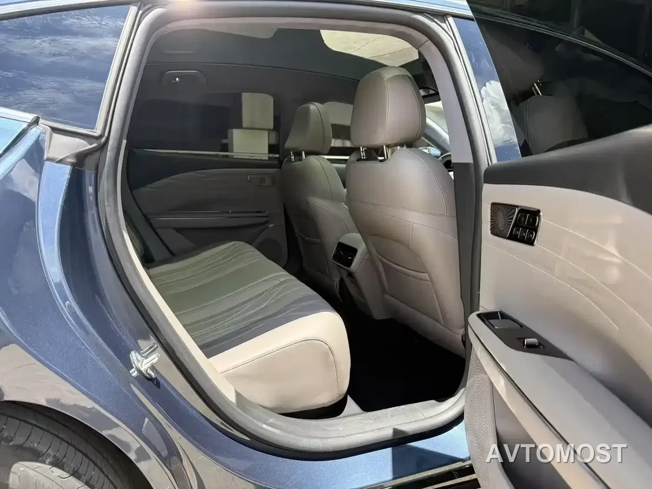 Geely Galaxy Xingyao 8 2025 130km EM-i Premium Edition — фото 13