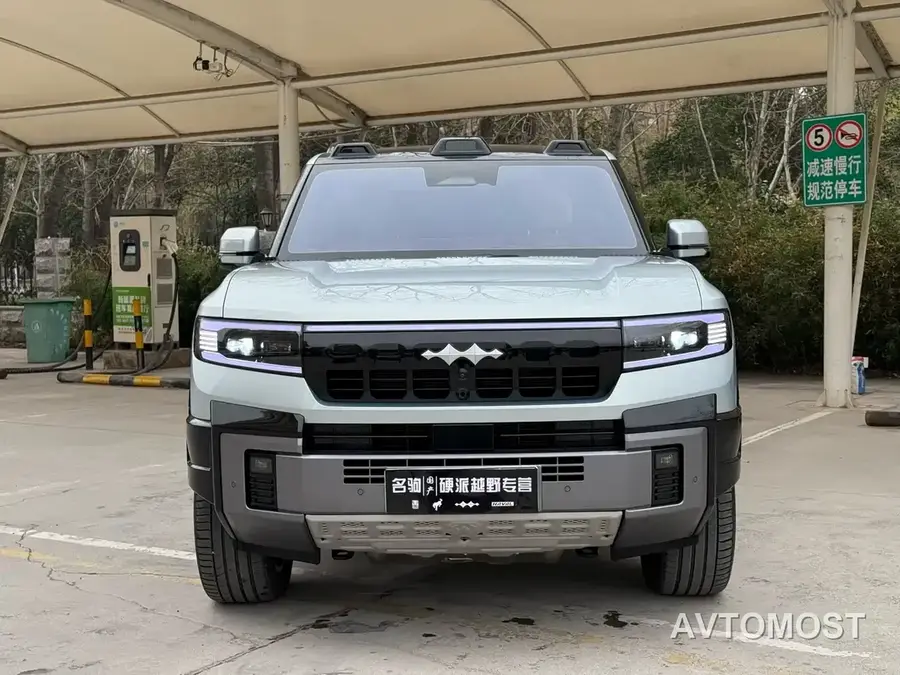 Fang Cheng Bao Leopard 8 2025 Zhiyong Flagship 6-Seater