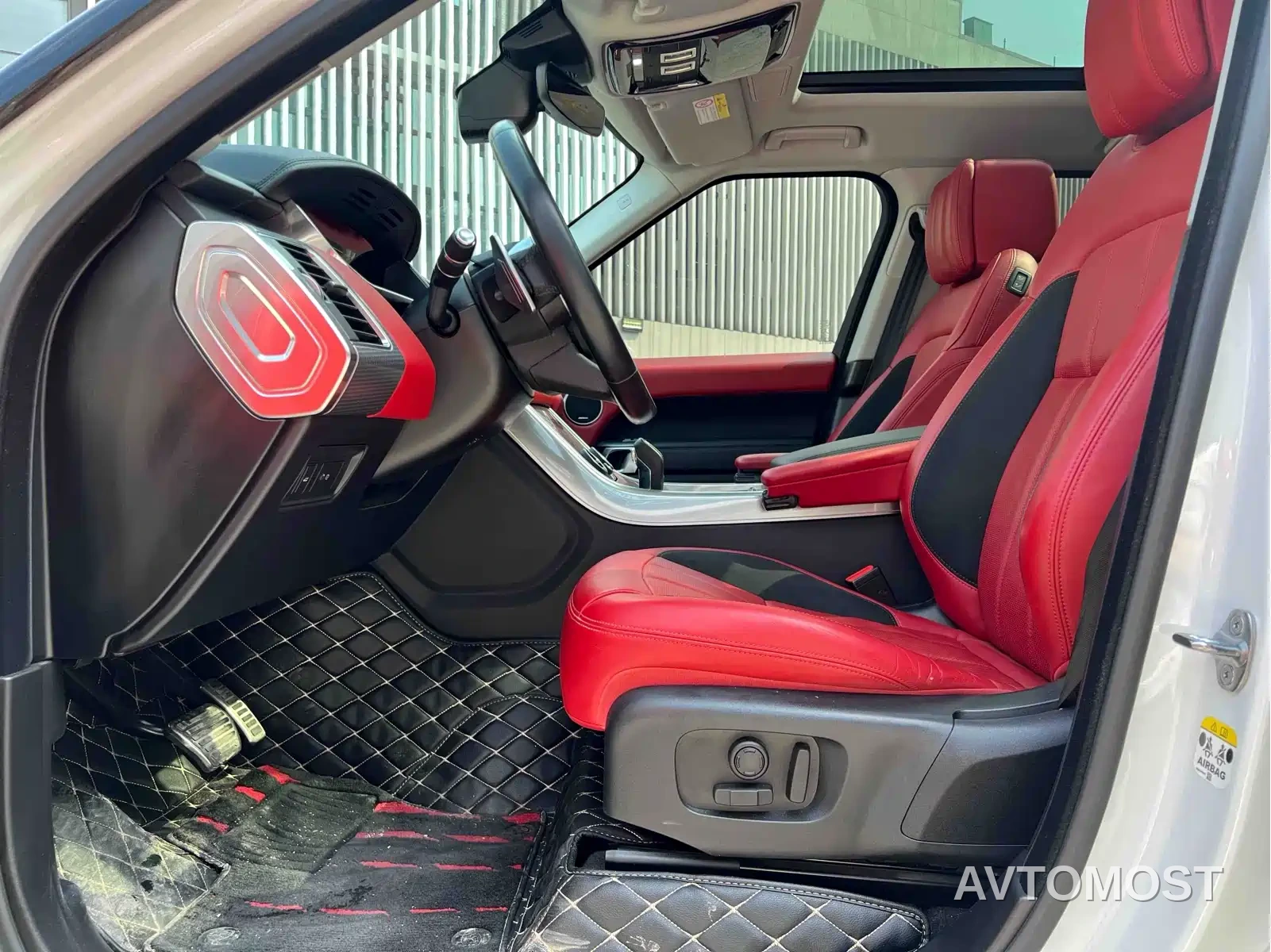 Land Rover Range Rover Sport 2021 3.0 L6 Gloss Black Edition — фото 3
