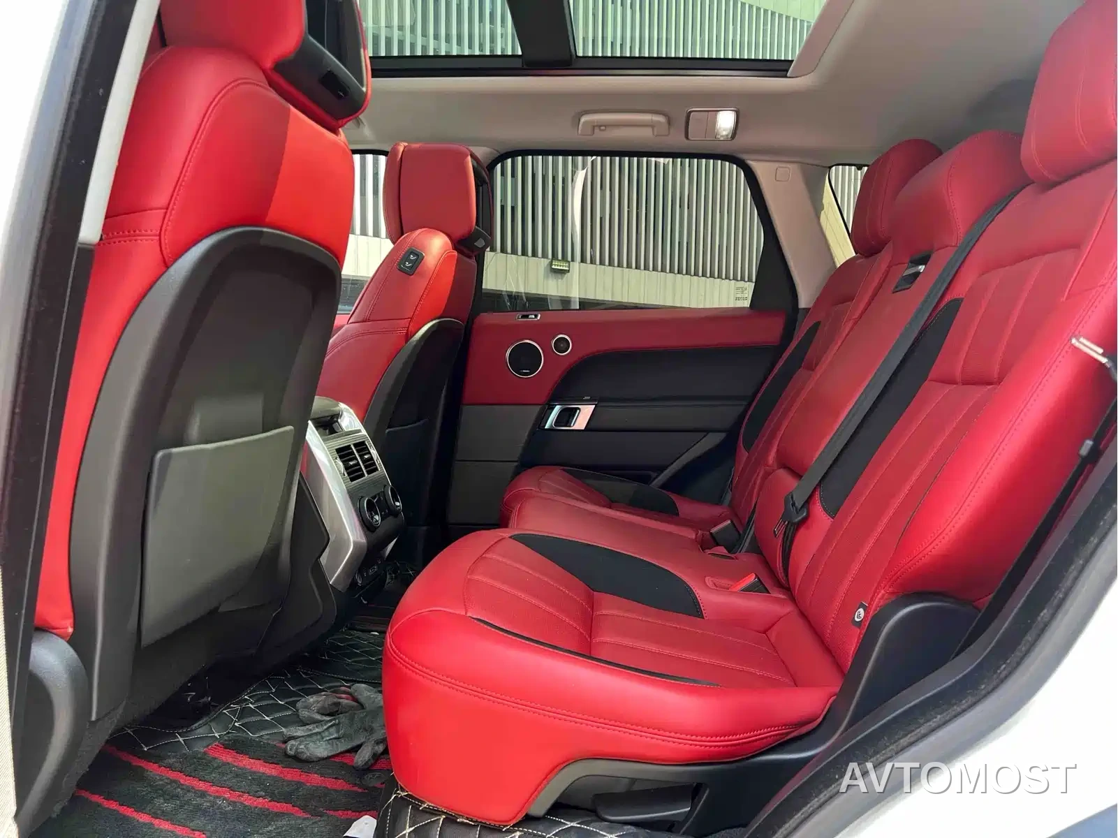 Land Rover Range Rover Sport 2021 3.0 L6 Gloss Black Edition — фото 7