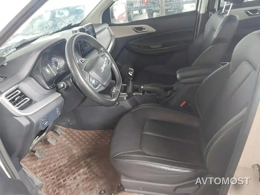 Jiangling Yuhu 7 2022 2.0T Manual Diesel 2WD Comfort Standard Wheelbase — фото 11