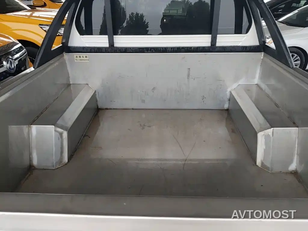 Jiangling Yuhu 7 2022 2.0T Manual Diesel 2WD Comfort Standard Wheelbase — фото 14
