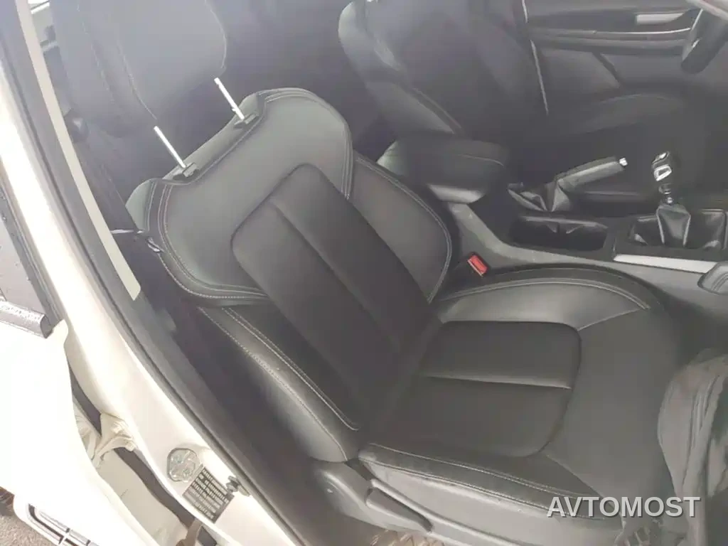 Jiangling Yuhu 7 2022 2.0T Manual Diesel 2WD Comfort Standard Wheelbase — фото 18