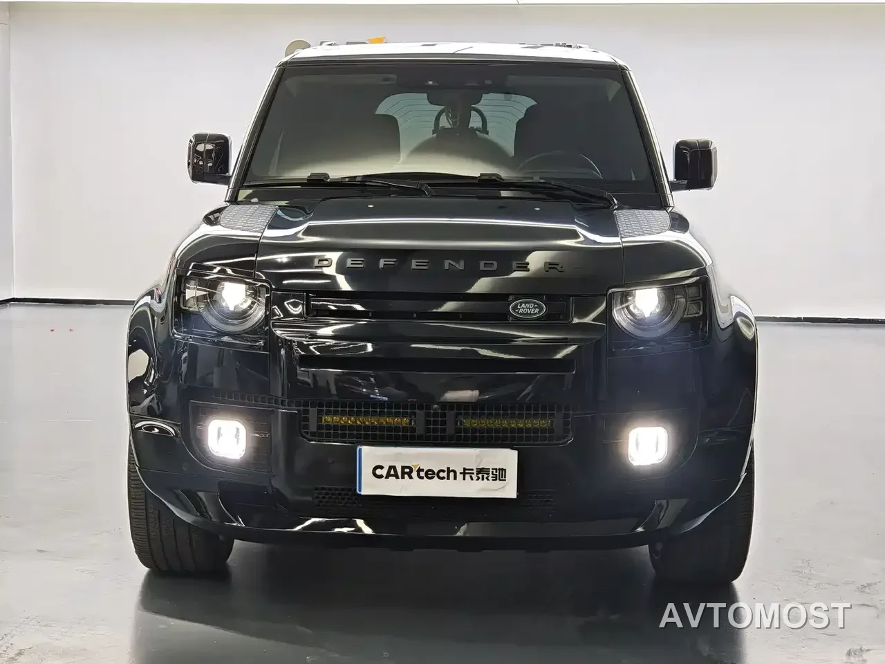 Land Rover Defender 2020 Model 110 P400 SE — фото 4
