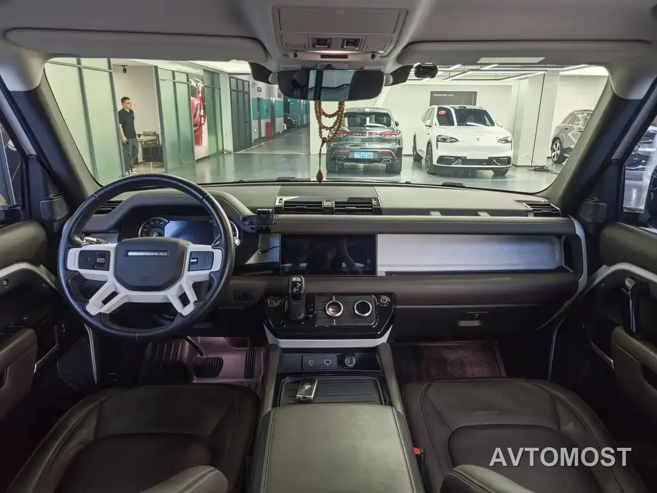 Land Rover Defender 2020 Model 110 P400 SE — фото 14