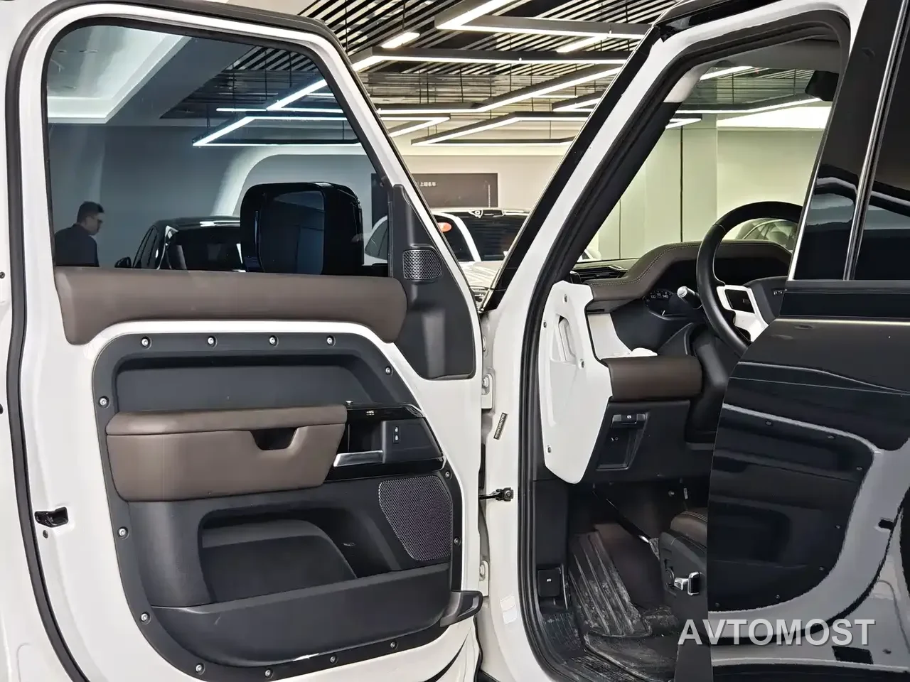 Land Rover Defender 2020 Model 110 P400 SE — фото 20