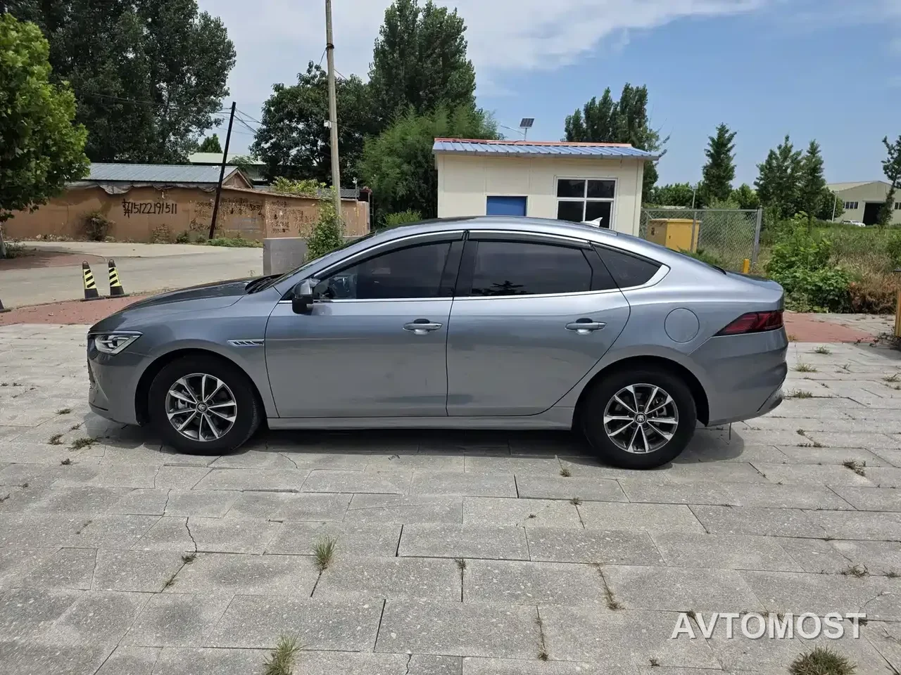 BYD Qin PLUS 2023 Champion Edition DM-i 55KM Leading — фото 8