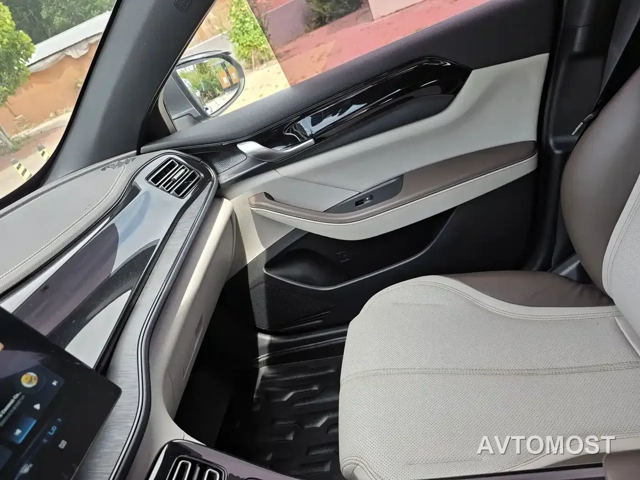 BYD Qin PLUS 2023 Champion Edition DM-i 55KM Leading — фото 11