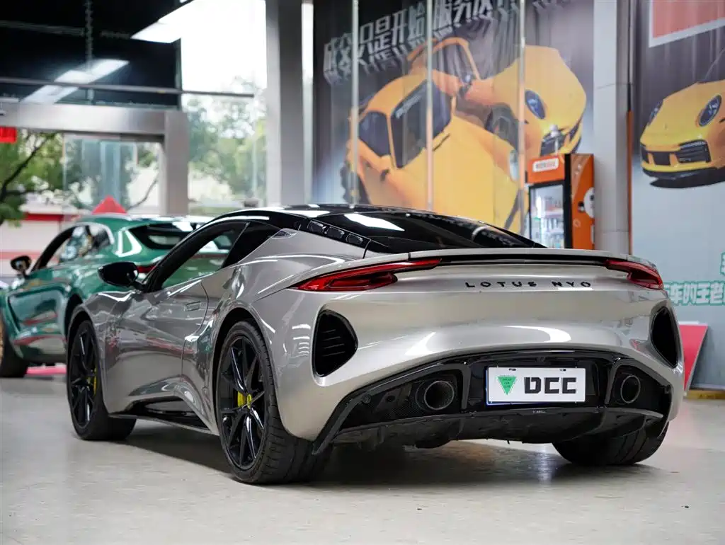Lotus Cars EMIRA 2021 2.0T DCT First Edition — фото 2