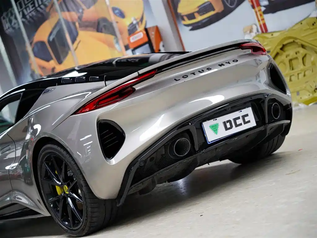 Lotus Cars EMIRA 2021 2.0T DCT First Edition — фото 3