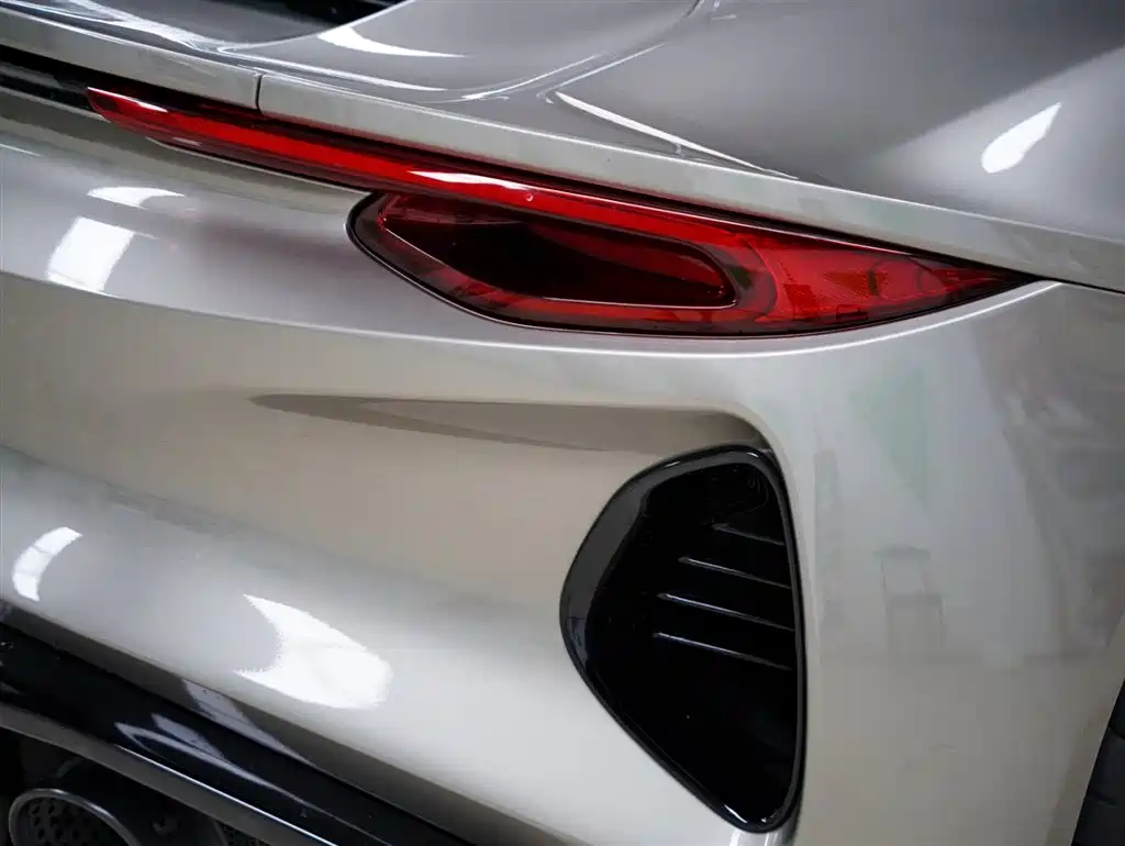 Lotus Cars EMIRA 2021 2.0T DCT First Edition — фото 5