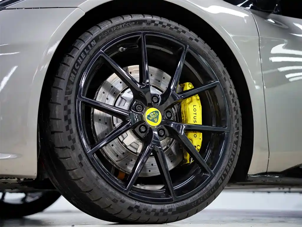 Lotus Cars EMIRA 2021 2.0T DCT First Edition — фото 19