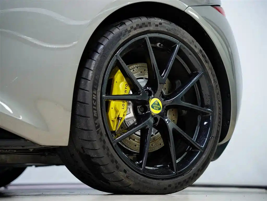 Lotus Cars EMIRA 2021 2.0T DCT First Edition — фото 22