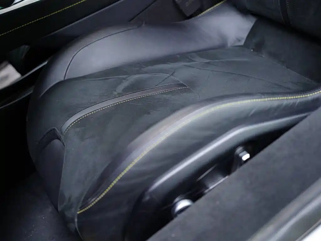 Lotus Cars EMIRA 2021 2.0T DCT First Edition — фото 26