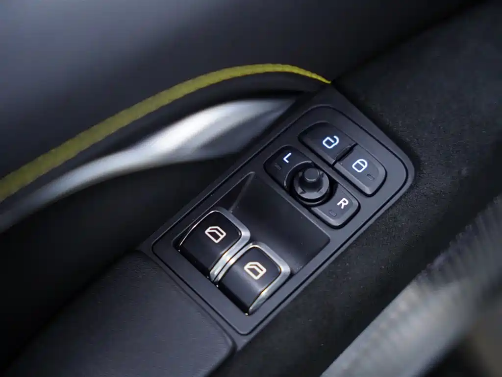 Lotus Cars EMIRA 2021 2.0T DCT First Edition — фото 29