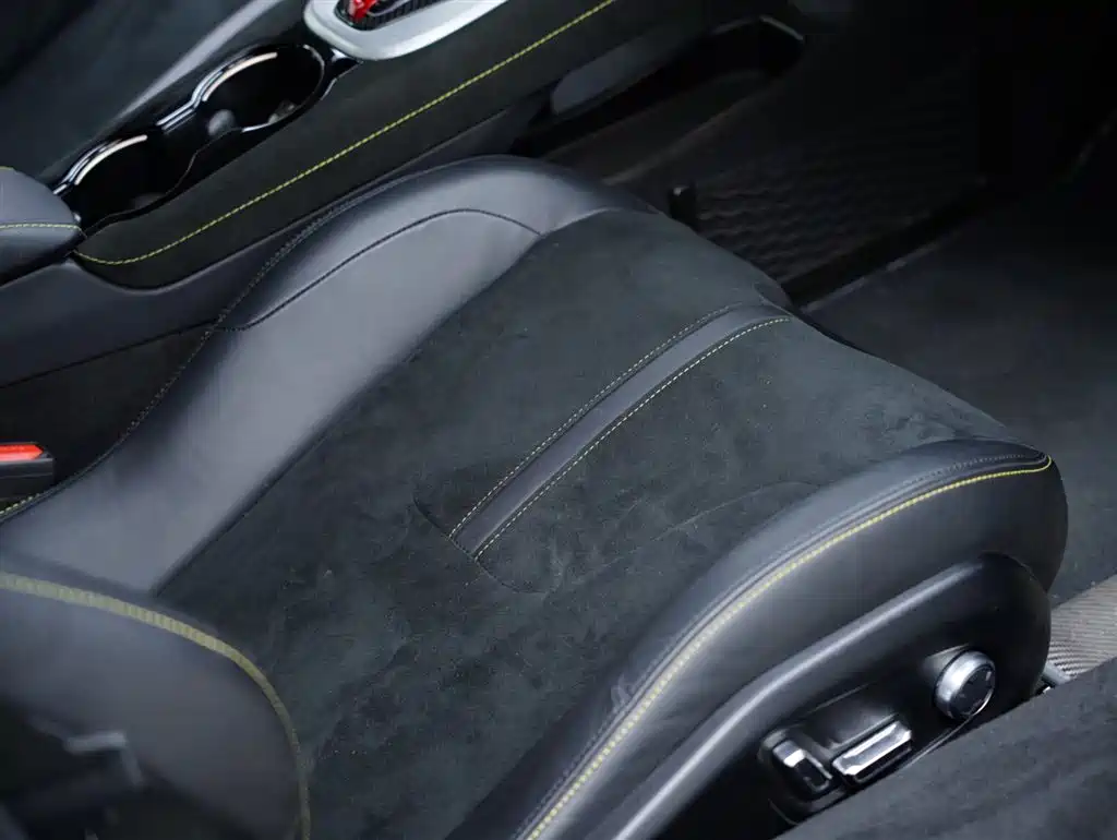Lotus Cars EMIRA 2021 2.0T DCT First Edition — фото 40