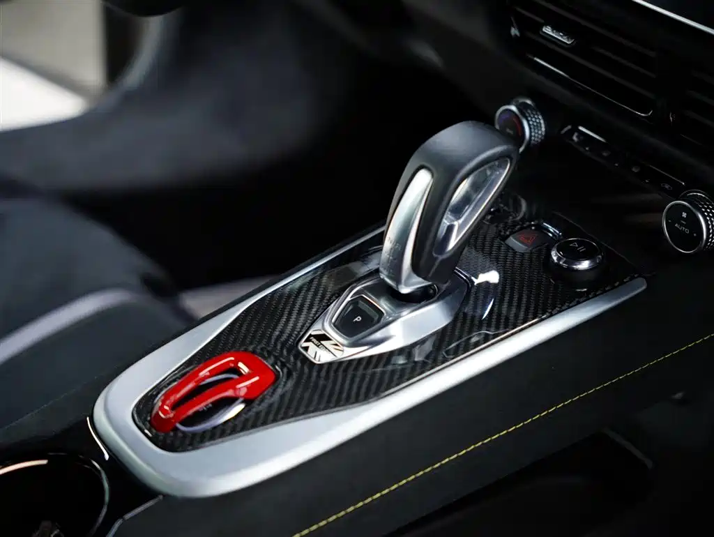 Lotus Cars EMIRA 2021 2.0T DCT First Edition — фото 41