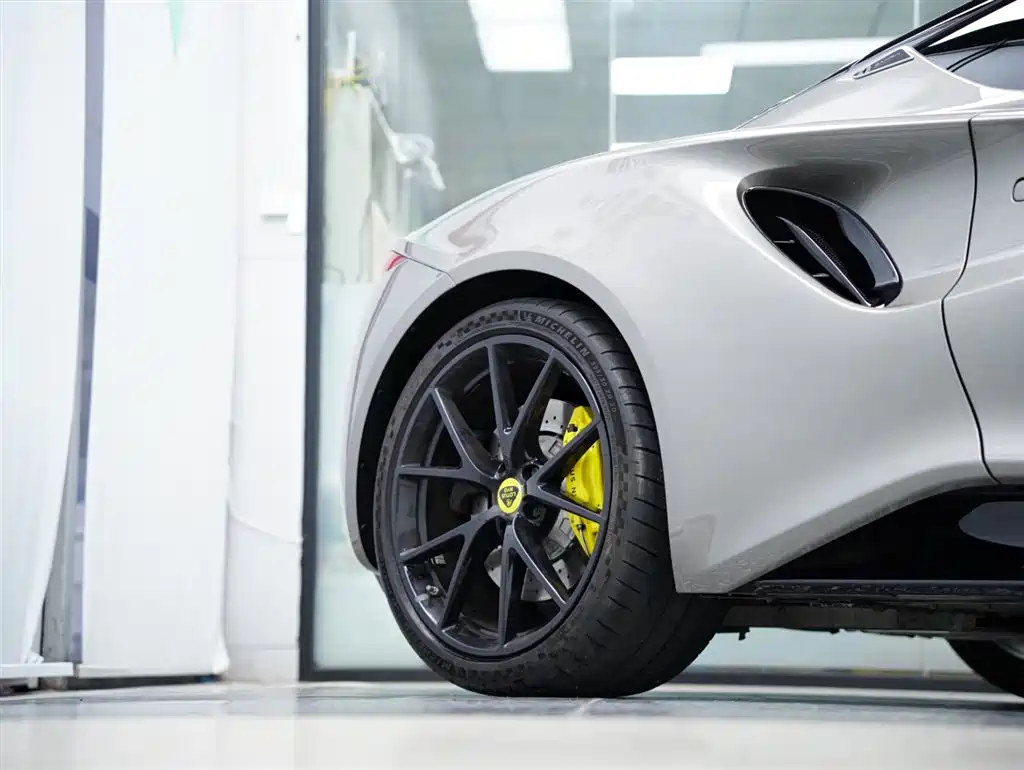 Lotus Cars EMIRA 2021 2.0T DCT First Edition — фото 49