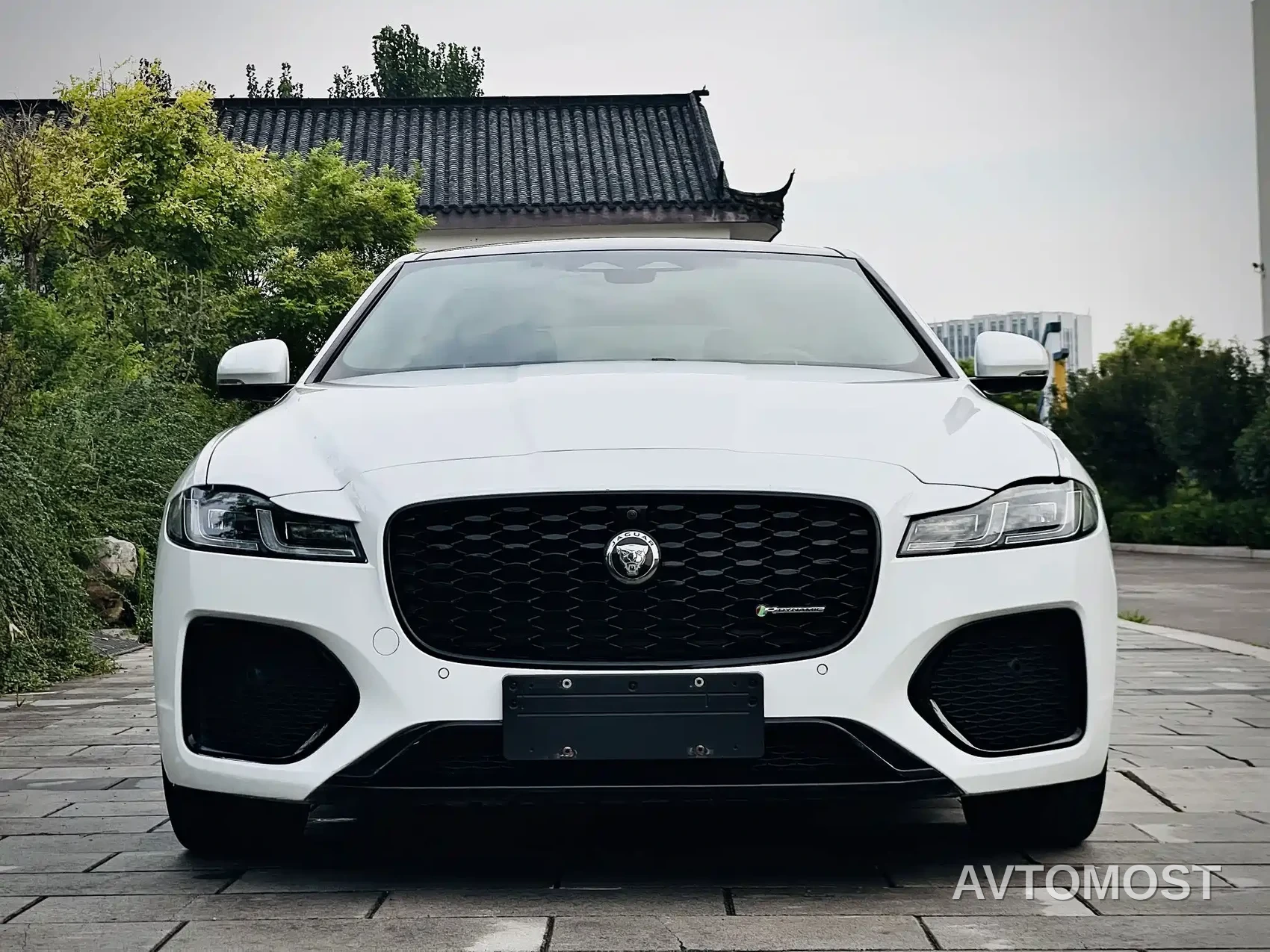 Jaguar XFL 2021 XFL 2.0T P250 AWD Gloss Black Sport Edition — фото 2