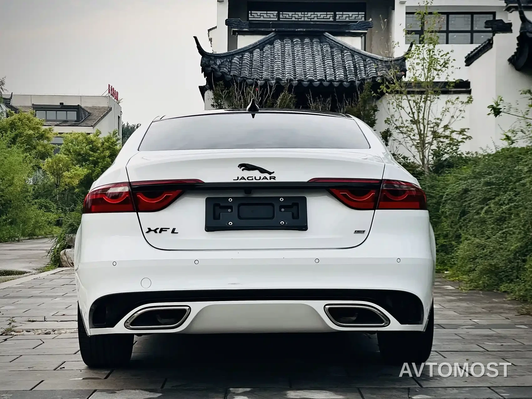 Jaguar XFL 2021 XFL 2.0T P250 AWD Gloss Black Sport Edition — фото 5