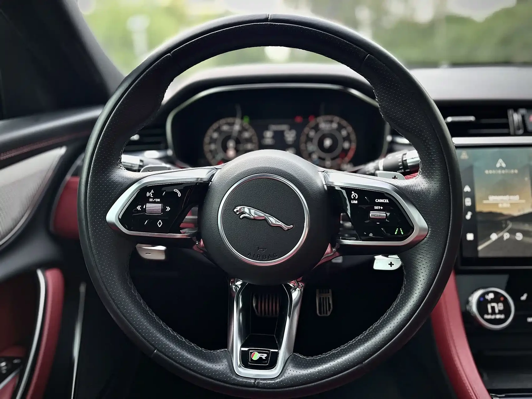 Jaguar XFL 2021 XFL 2.0T P250 AWD Gloss Black Sport Edition — фото 11