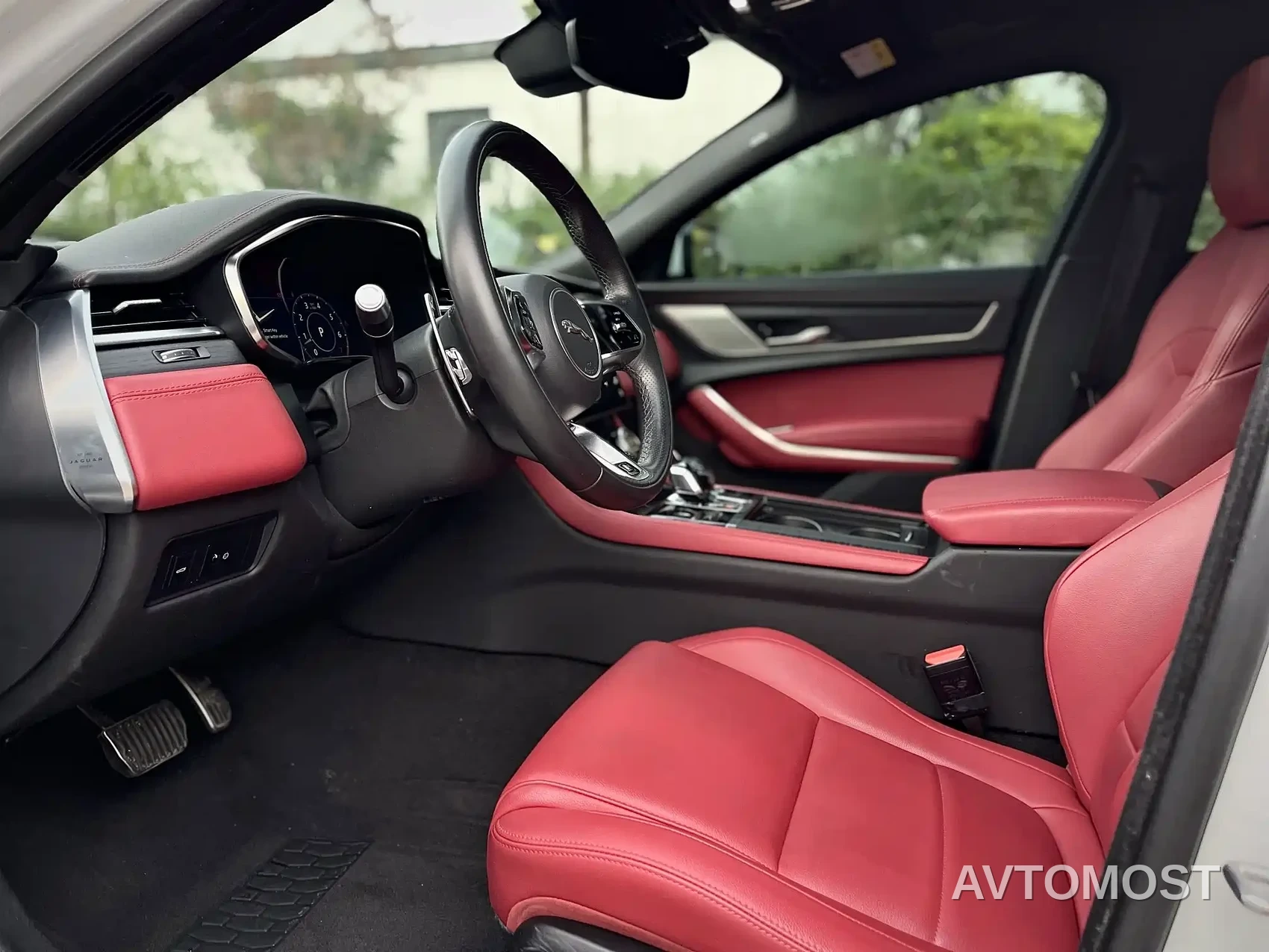 Jaguar XFL 2021 XFL 2.0T P250 AWD Gloss Black Sport Edition — фото 13