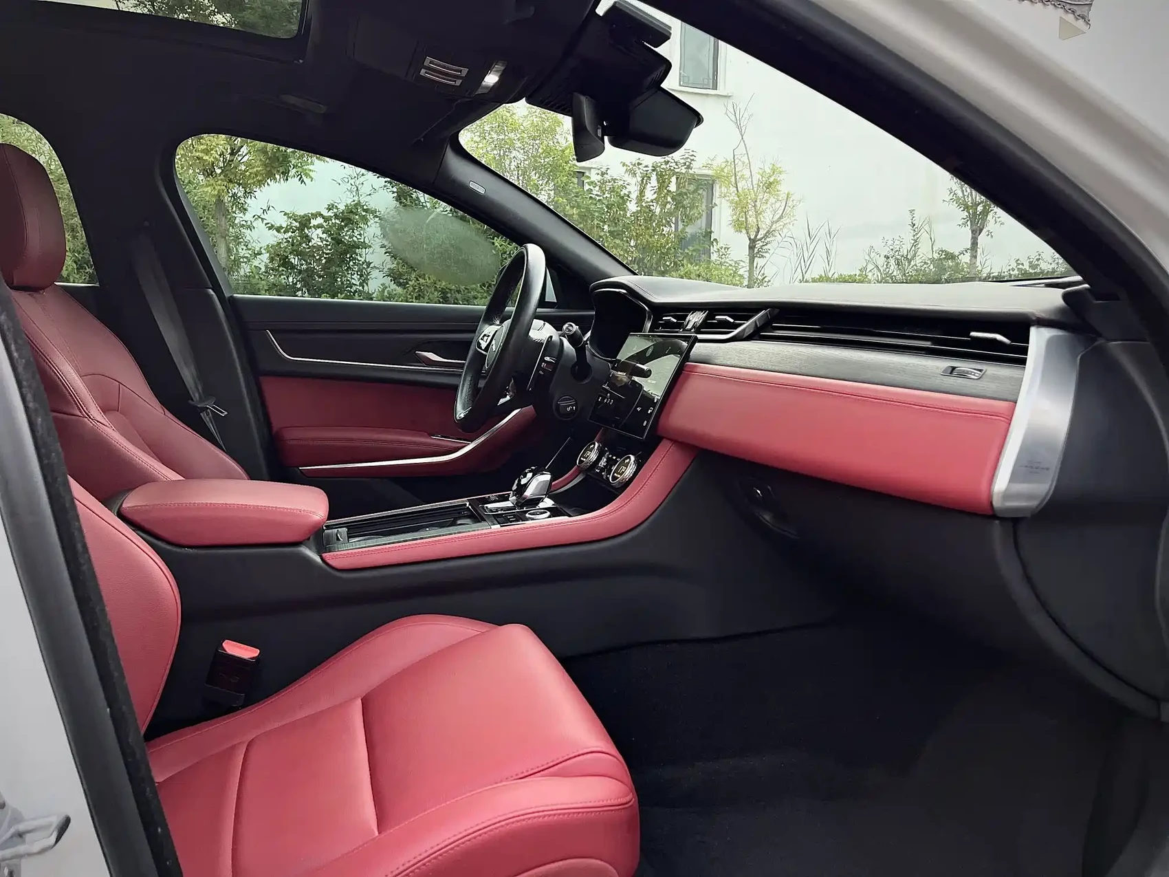 Jaguar XFL 2021 XFL 2.0T P250 AWD Gloss Black Sport Edition — фото 14