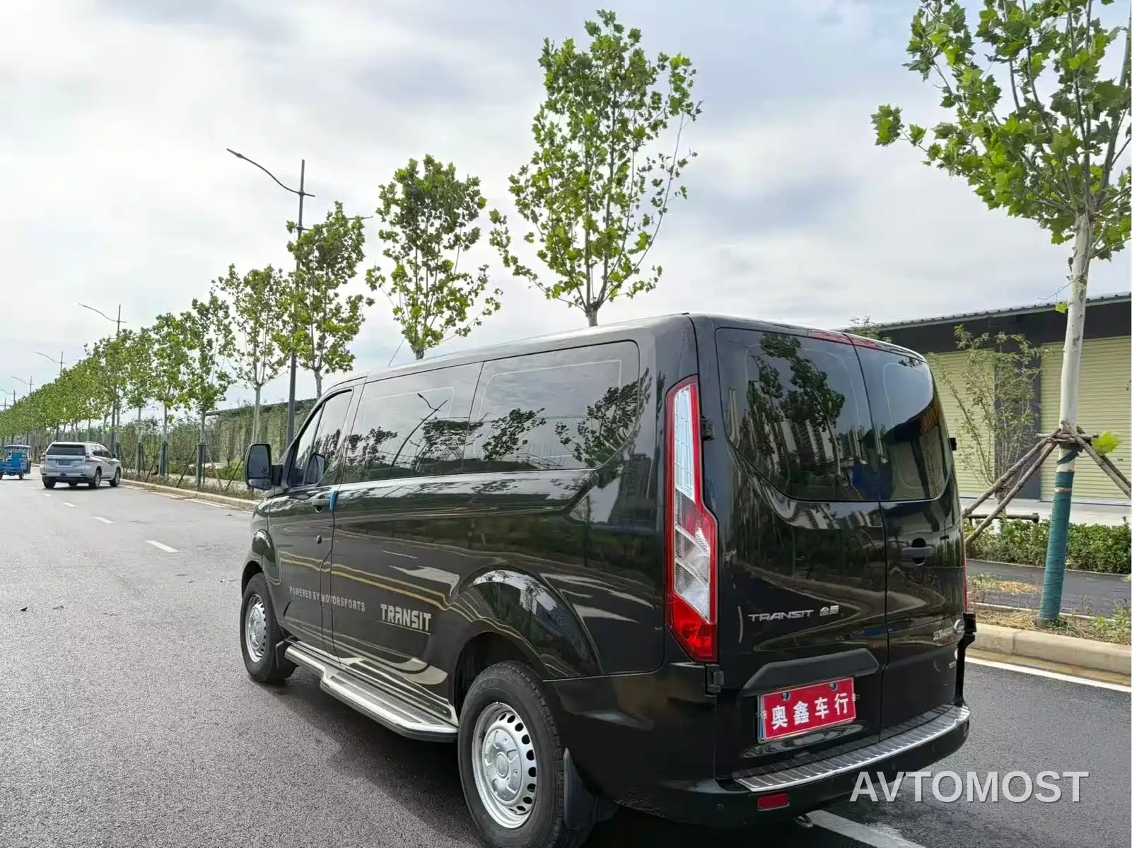 Ford Transit 2019 2.0T Diesel Multi-Purpose Commercial Vehicle Short Wheelbase Low Roof 6-Seater China VI — фото 12