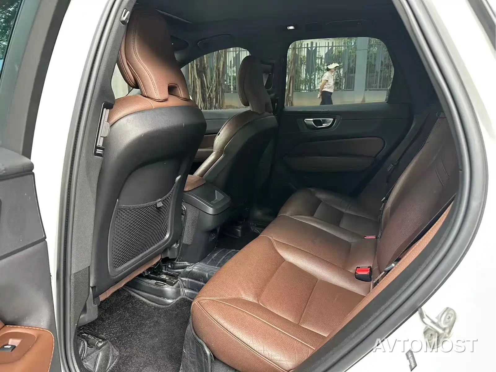 Volvo XC60 2023 B5 AWD Smart Elite Luxury — фото 5