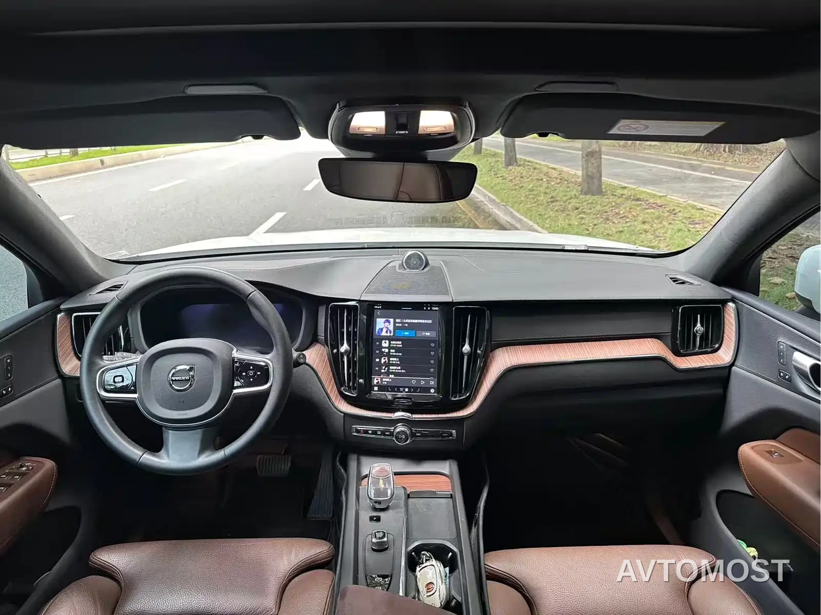 Volvo XC60 2023 B5 AWD Smart Elite Luxury — фото 6
