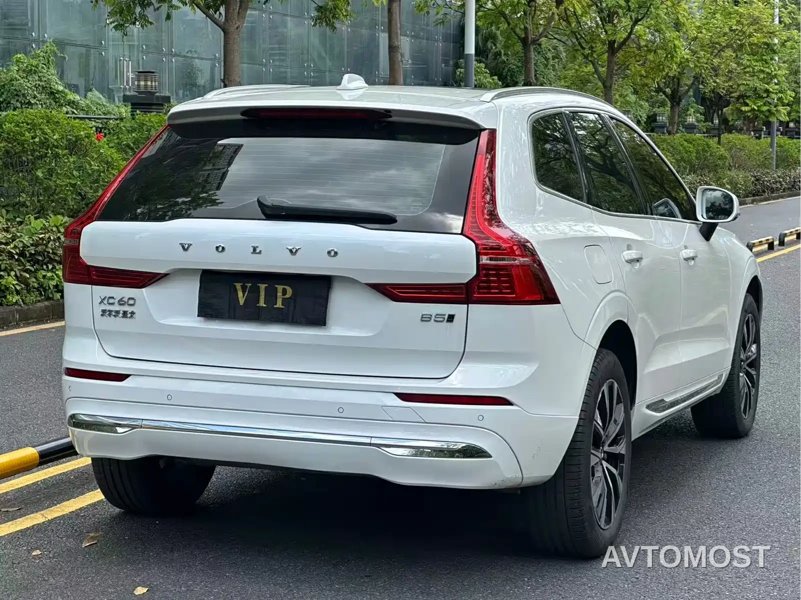 Volvo XC60 2023 B5 AWD Smart Elite Luxury — фото 7