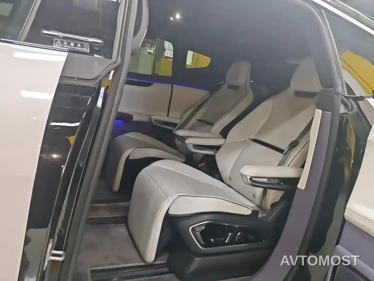 HiPhi X 2021 Luxury Edition 6-Seater — фото 7