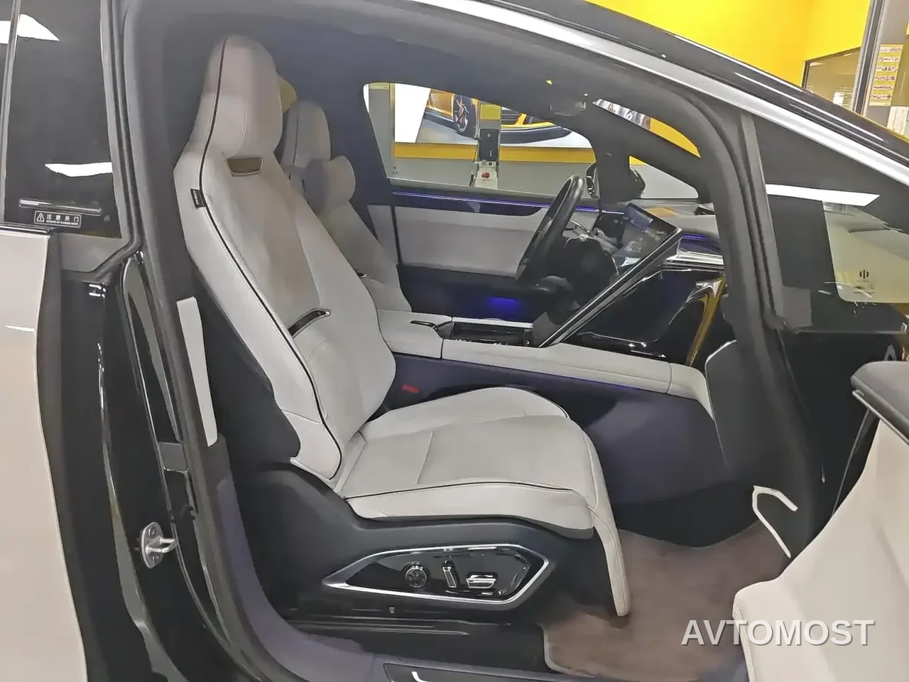 HiPhi X 2021 Luxury Edition 6-Seater — фото 8