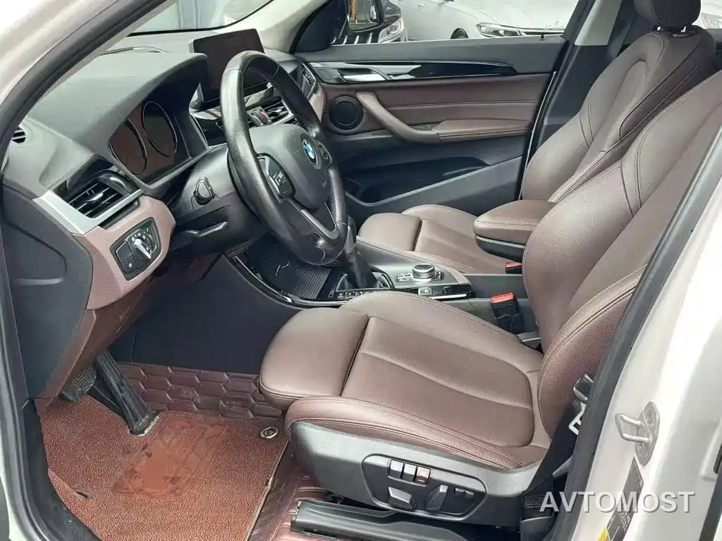 BMW X1 New Energy 2020 xDrive30Le Premium Edition — фото 15