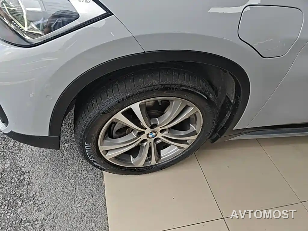 BMW X1 New Energy 2020 xDrive30Le Premium Edition — фото 23
