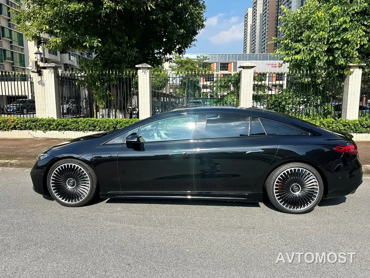 Mercedes-Benz EQS AMG 2023 AMG EQS 53 4MATIC+ — фото 8