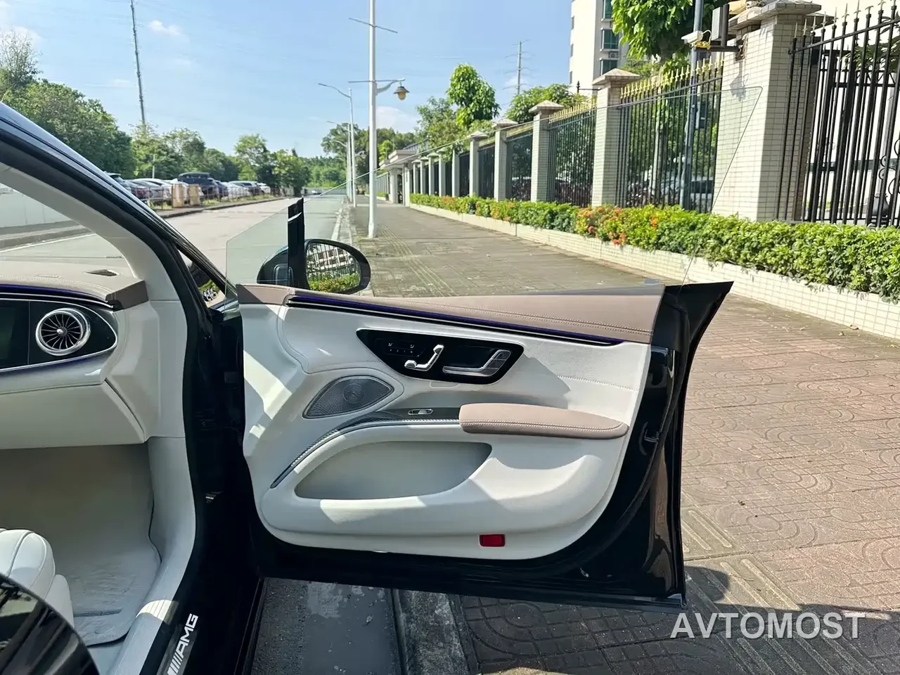 Mercedes-Benz EQS AMG 2023 AMG EQS 53 4MATIC+ — фото 9